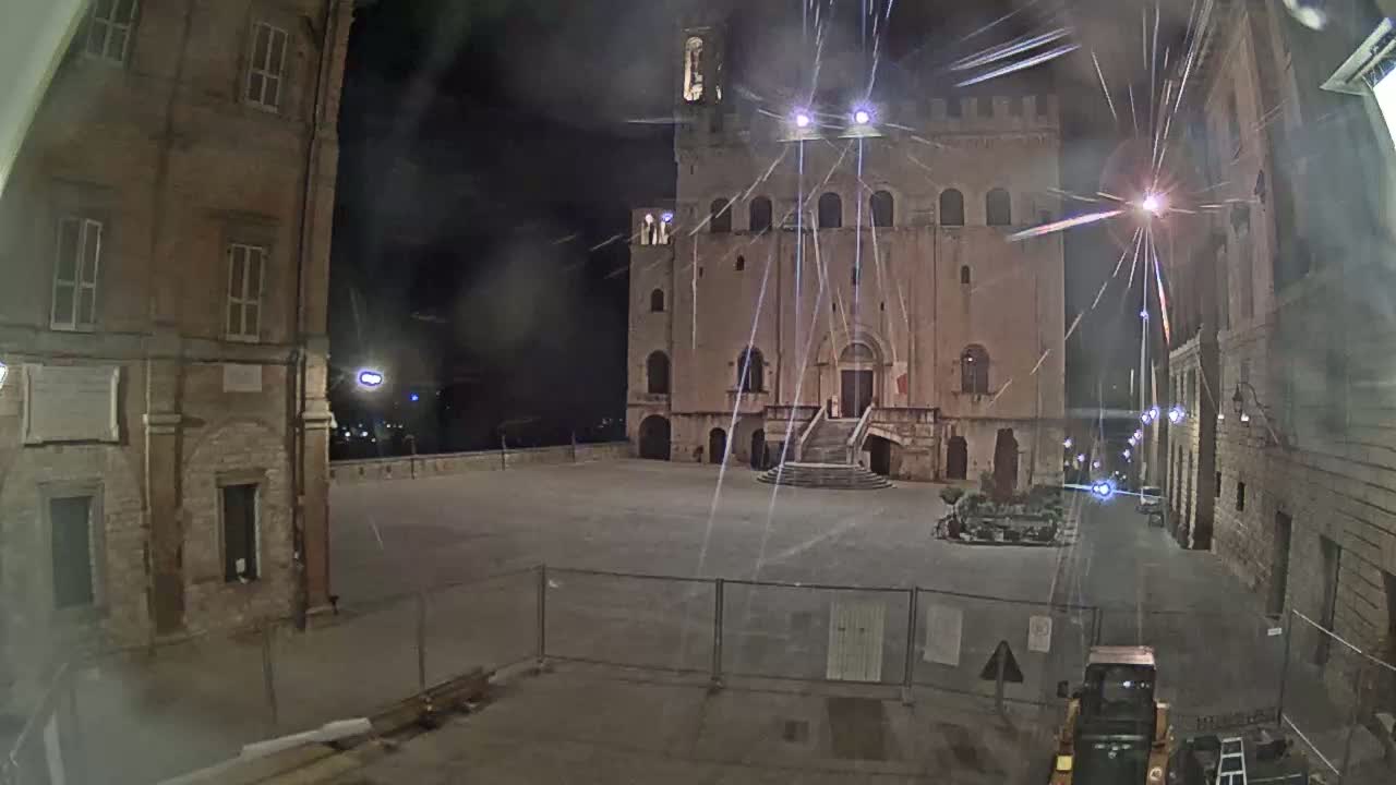 Gubbio Piazza Grande Square Live Cam - Perugia, Urmia, Italy