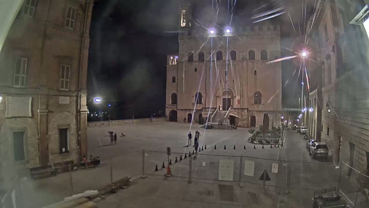 Gubbio Piazza Grande Square Live Cam - Perugia, Urmia, Italy