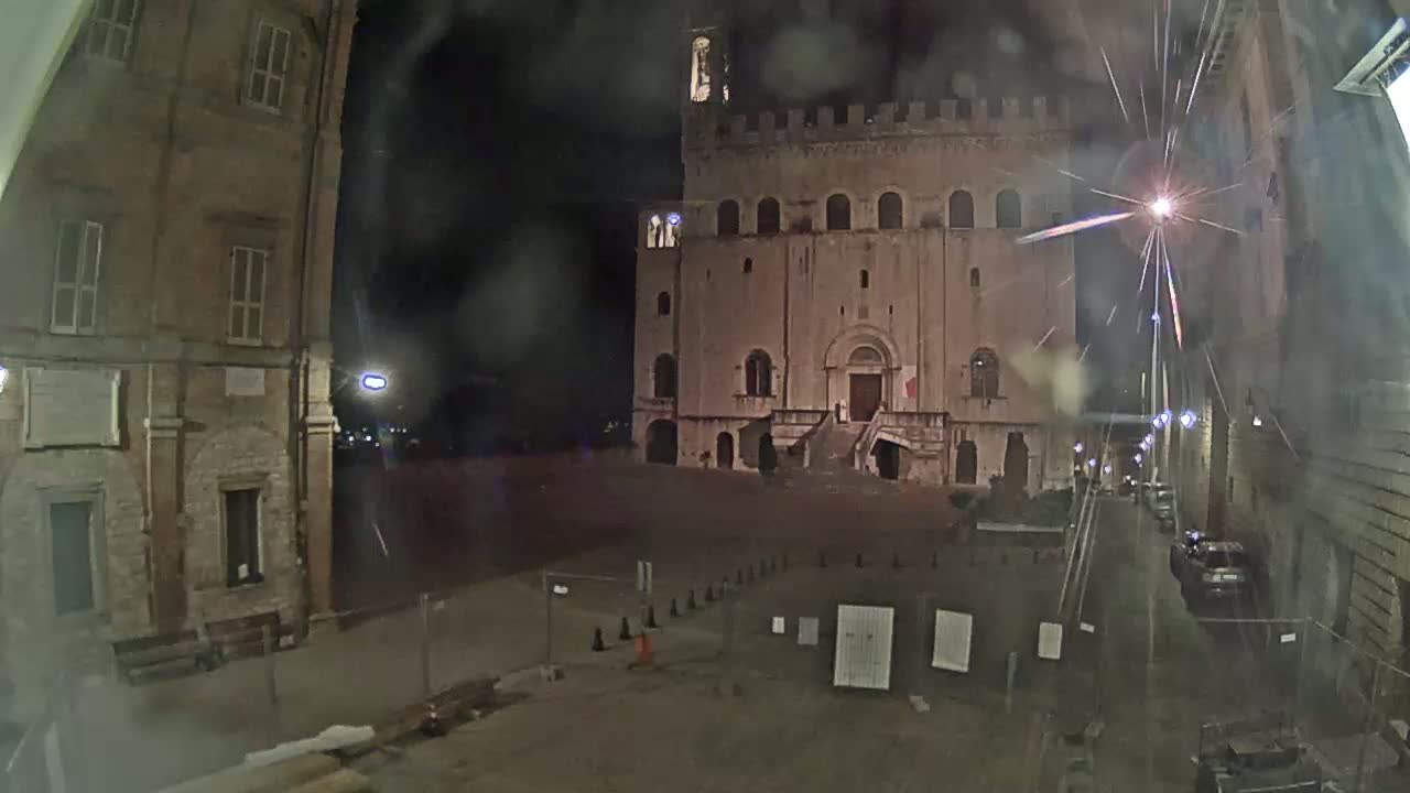 Gubbio Piazza Grande Square Live Cam - Perugia, Urmia, Italy