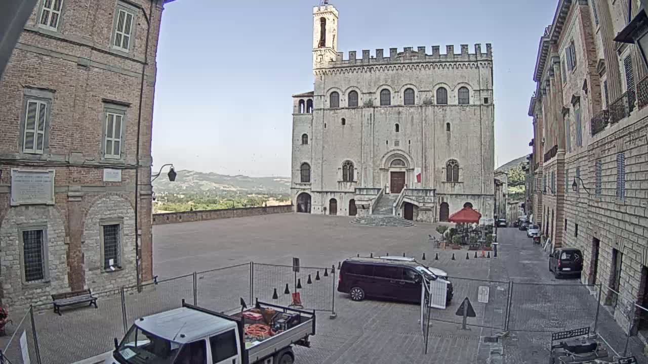 Gubbio Piazza Grande Square Live Cam - Perugia, Urmia, Italy