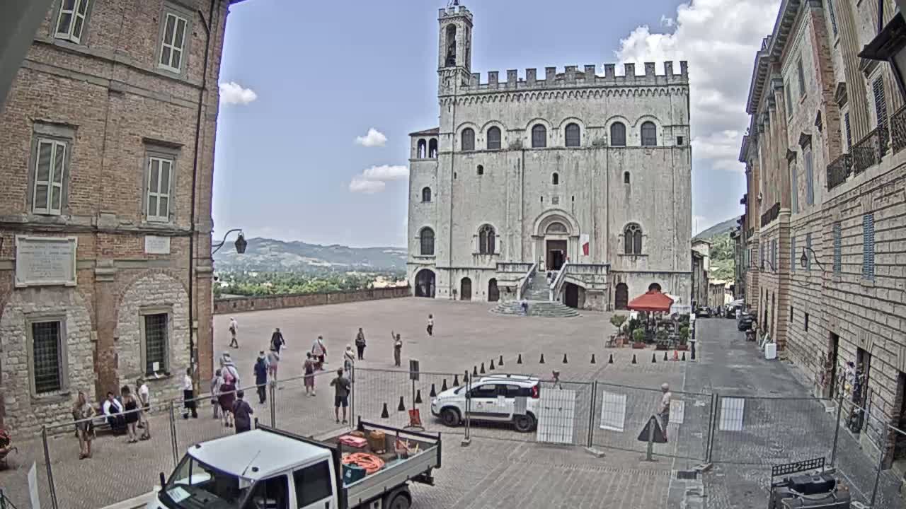 Gubbio Piazza Grande Square Live Cam - Perugia, Urmia, Italy