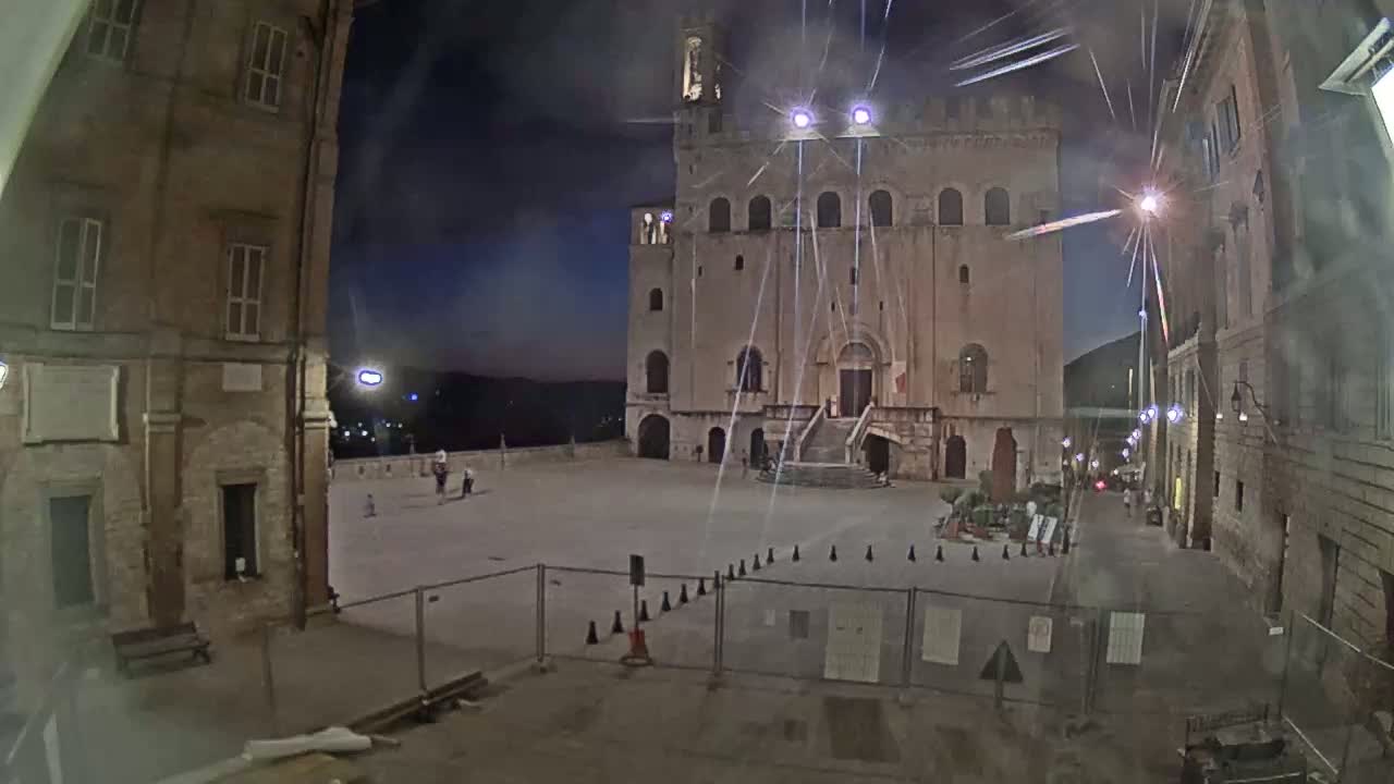 Gubbio Piazza Grande Square Live Cam - Perugia, Urmia, Italy