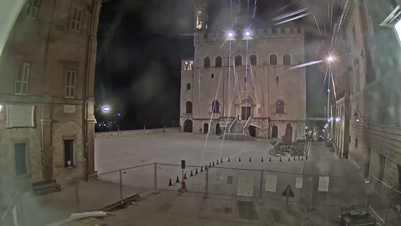 Gubbio Piazza Grande Square Live Cam - Perugia, Urmia, Italy