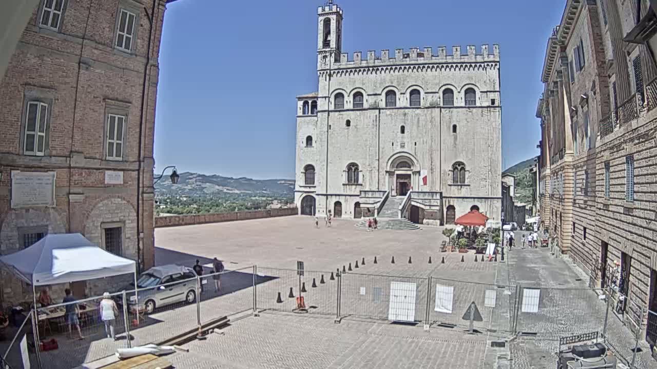 Gubbio Piazza Grande Square Live Cam - Perugia, Urmia, Italy