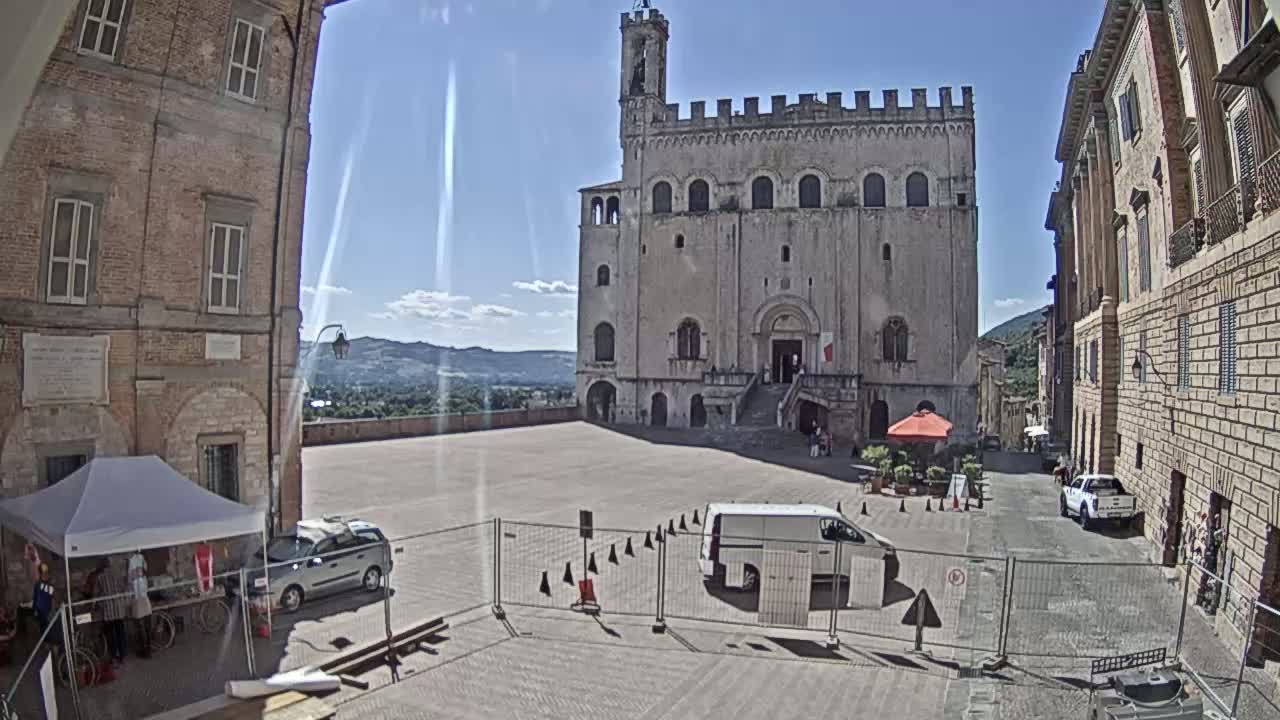 Gubbio Piazza Grande Square Live Cam - Perugia, Urmia, Italy