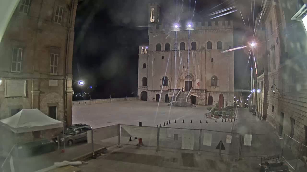 Gubbio Piazza Grande Square Live Cam - Perugia, Urmia, Italy