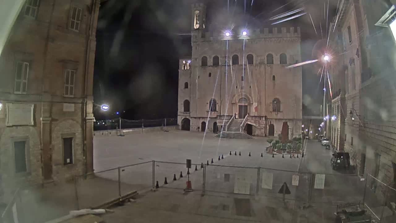 Gubbio Piazza Grande Square Live Cam - Perugia, Urmia, Italy