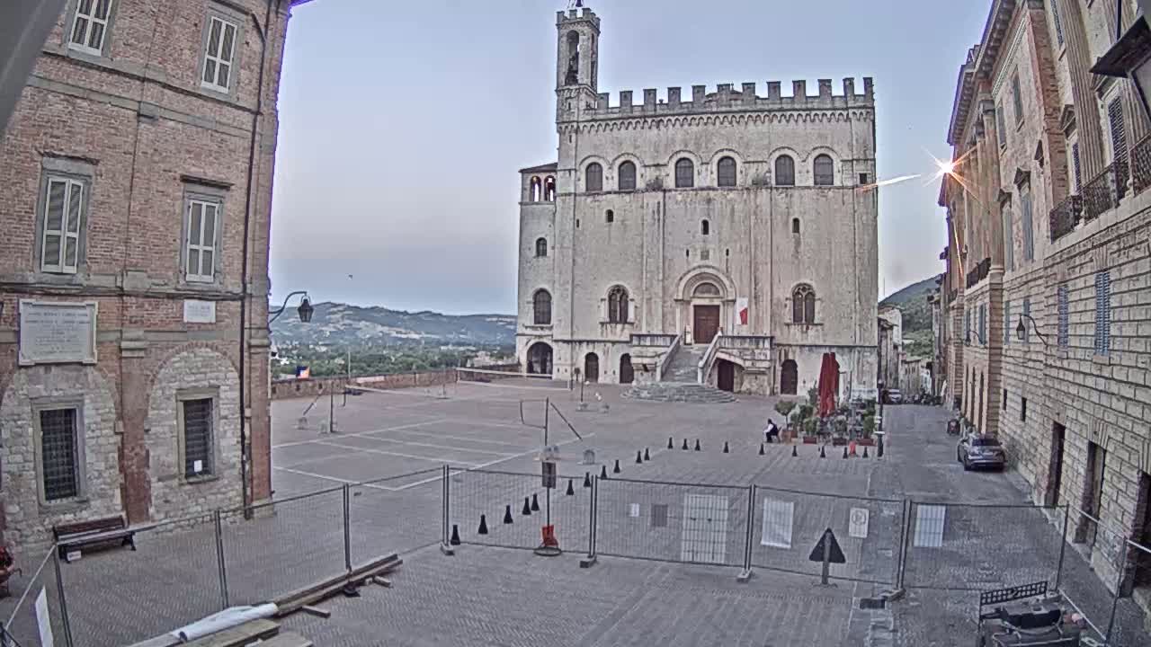 Gubbio Piazza Grande Square Live Cam - Perugia, Urmia, Italy