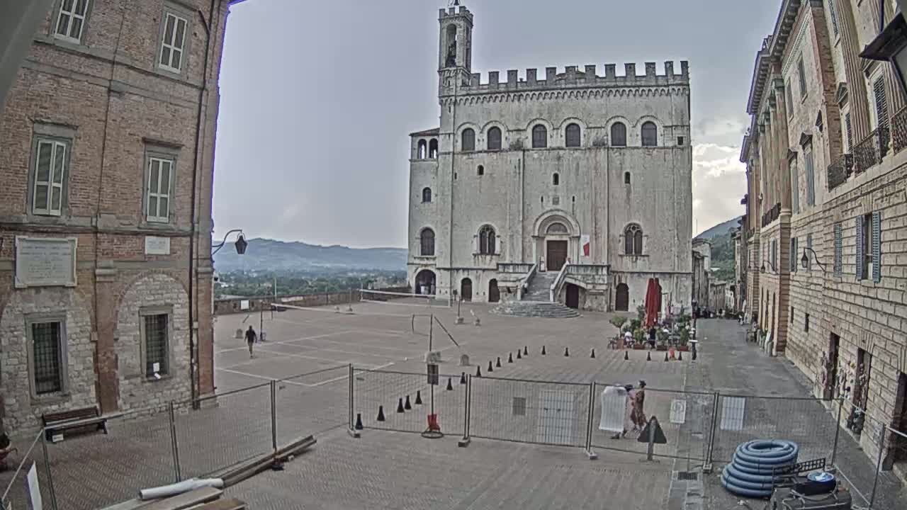 Gubbio Piazza Grande Square Live Cam - Perugia, Urmia, Italy
