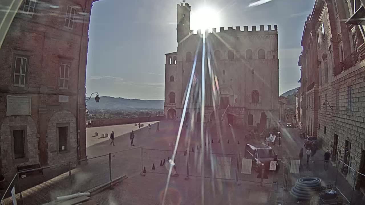 Gubbio Piazza Grande Square Live Cam - Perugia, Urmia, Italy