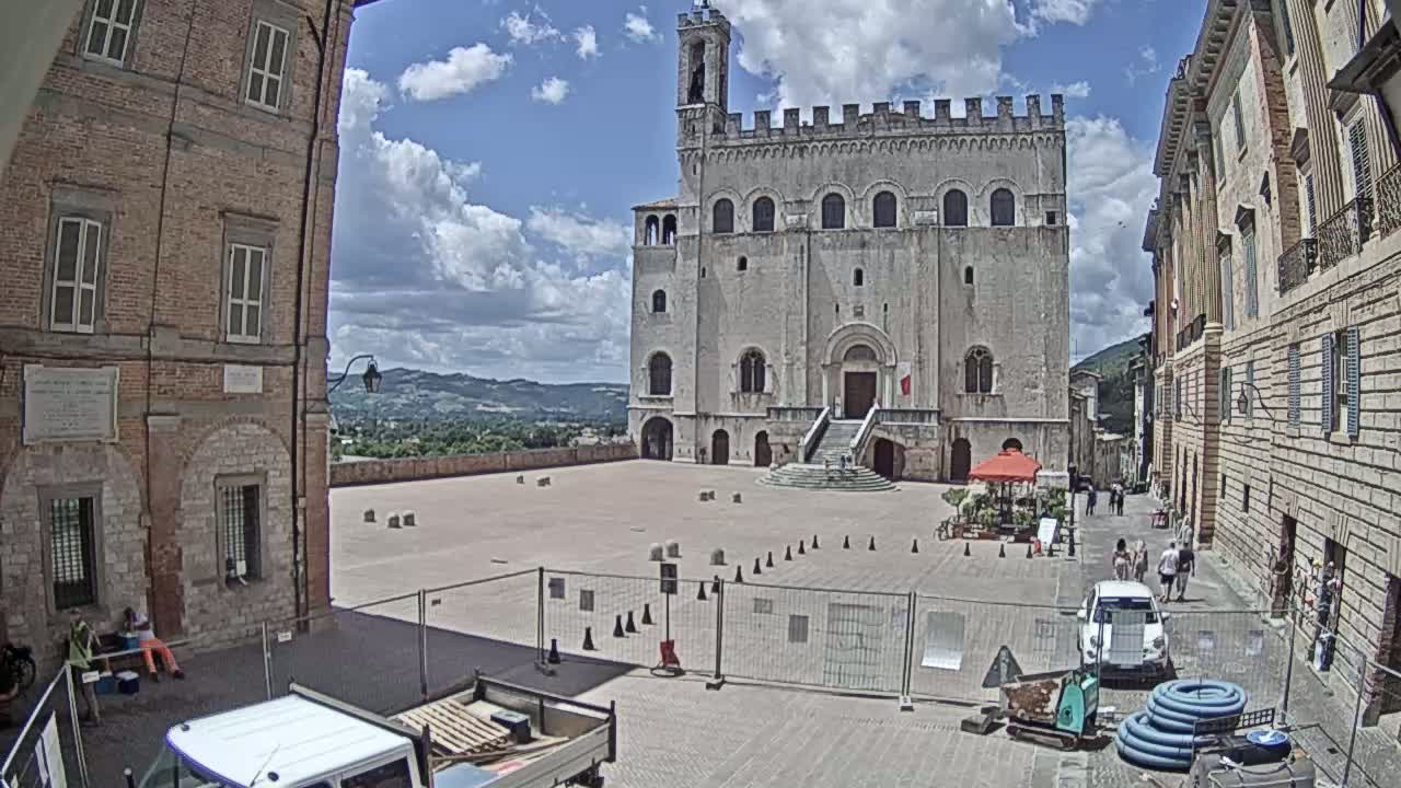 Gubbio Piazza Grande Square Live Cam - Perugia, Urmia, Italy