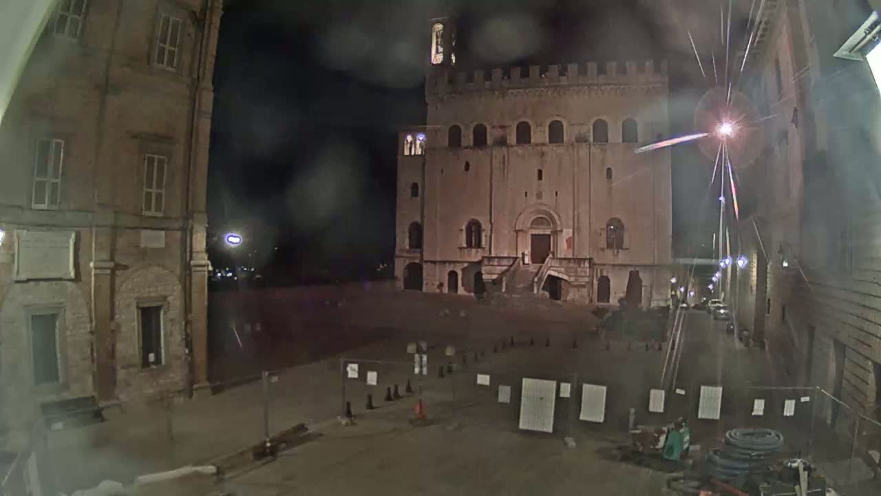 Gubbio Piazza Grande Square Live Cam - Perugia, Urmia, Italy
