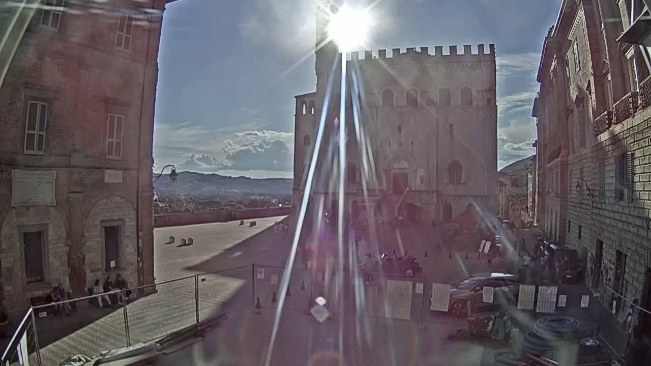 Gubbio Piazza Grande Square Live Cam - Perugia, Urmia, Italy