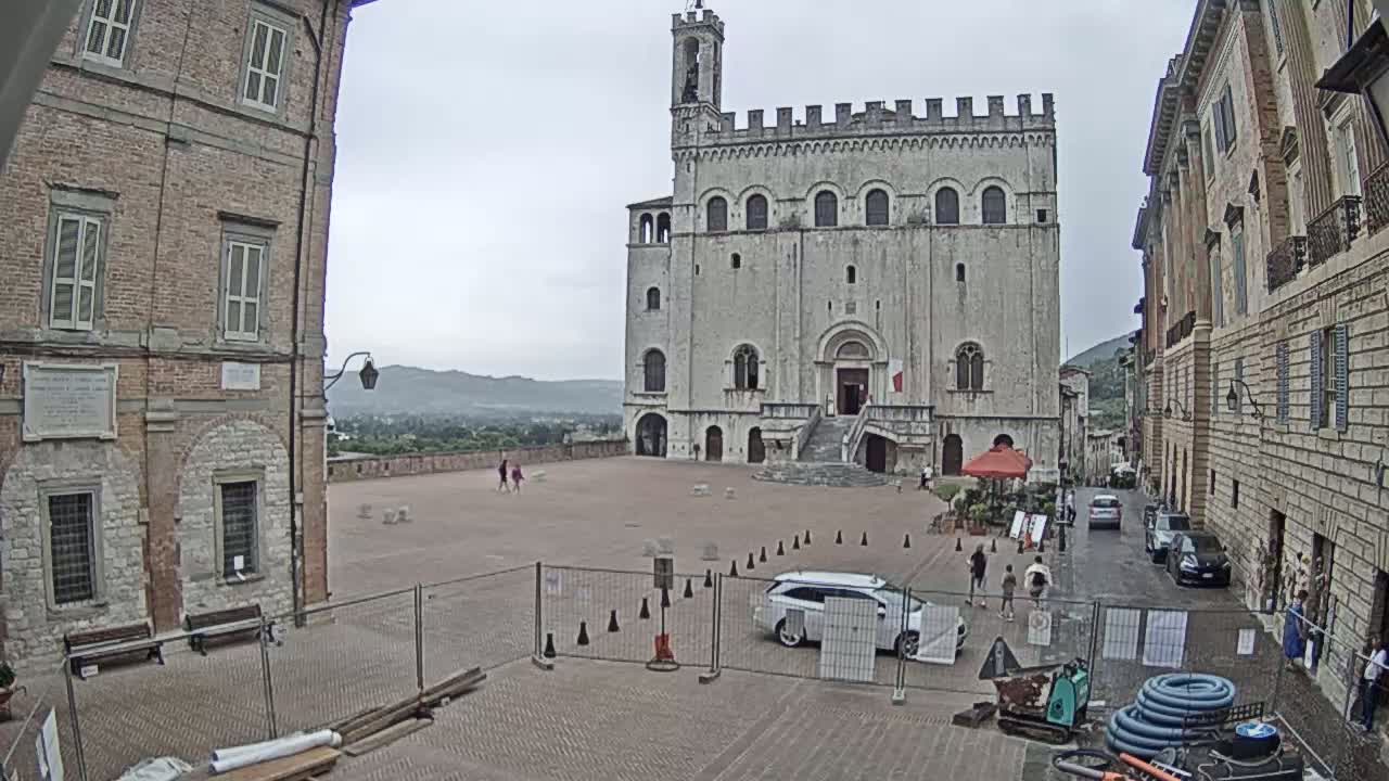 Gubbio Piazza Grande Square Live Cam - Perugia, Urmia, Italy
