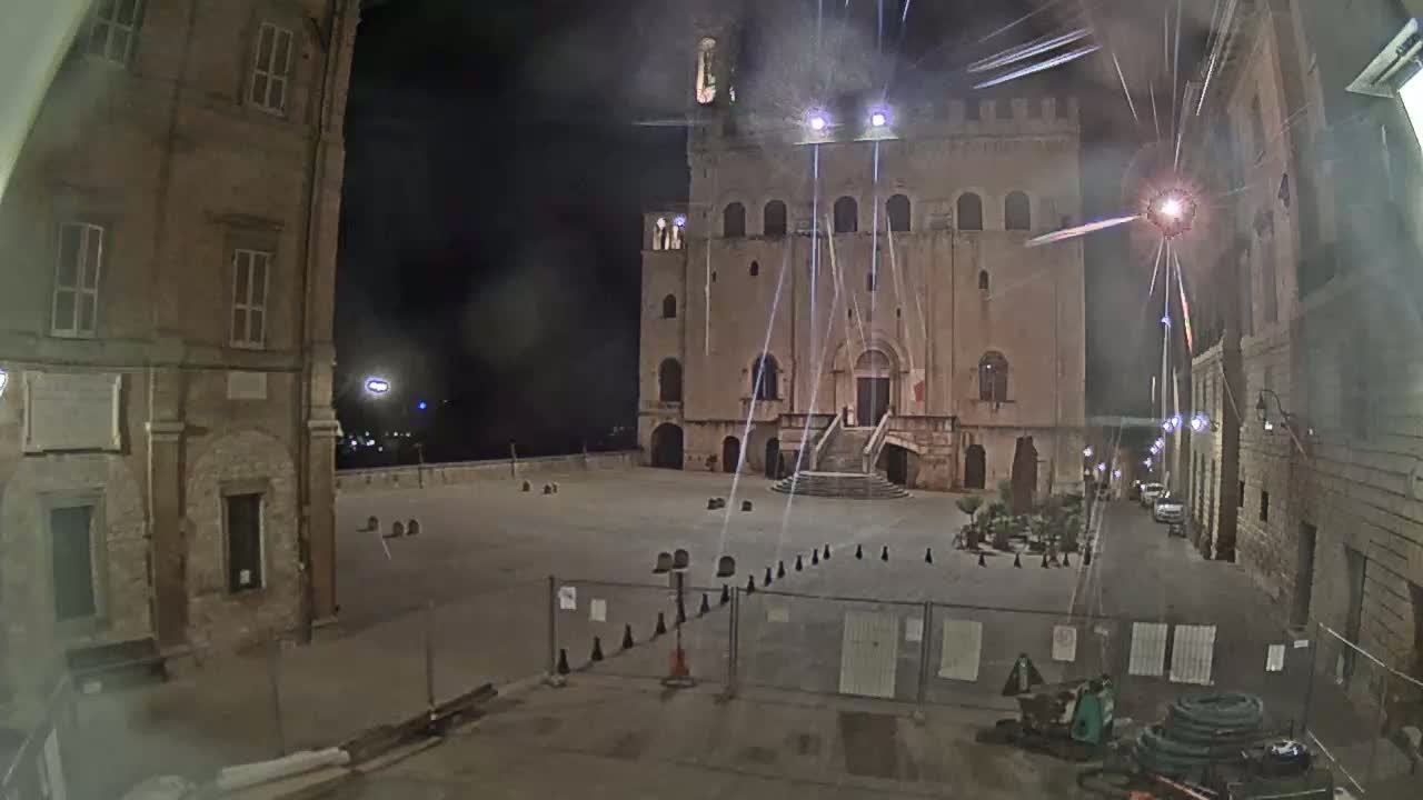 Gubbio Piazza Grande Square Live Cam - Perugia, Urmia, Italy