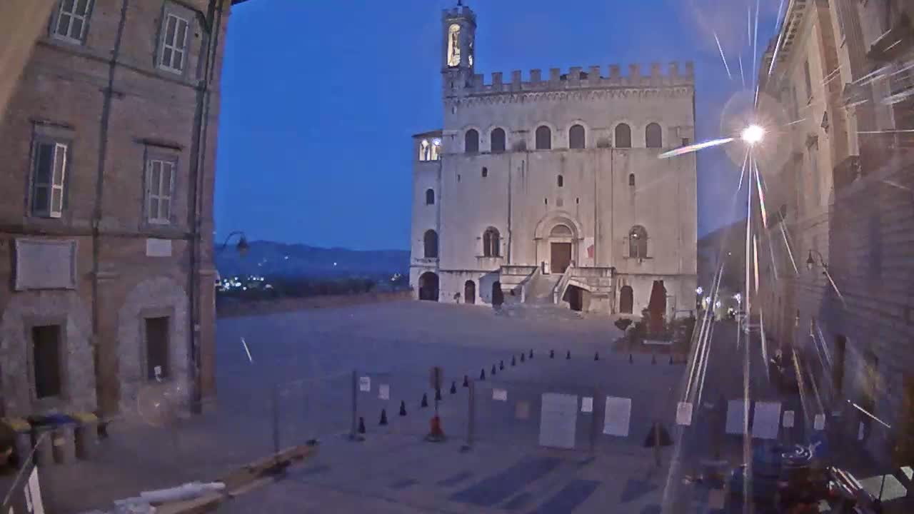 Gubbio Piazza Grande Square Live Cam - Perugia, Urmia, Italy