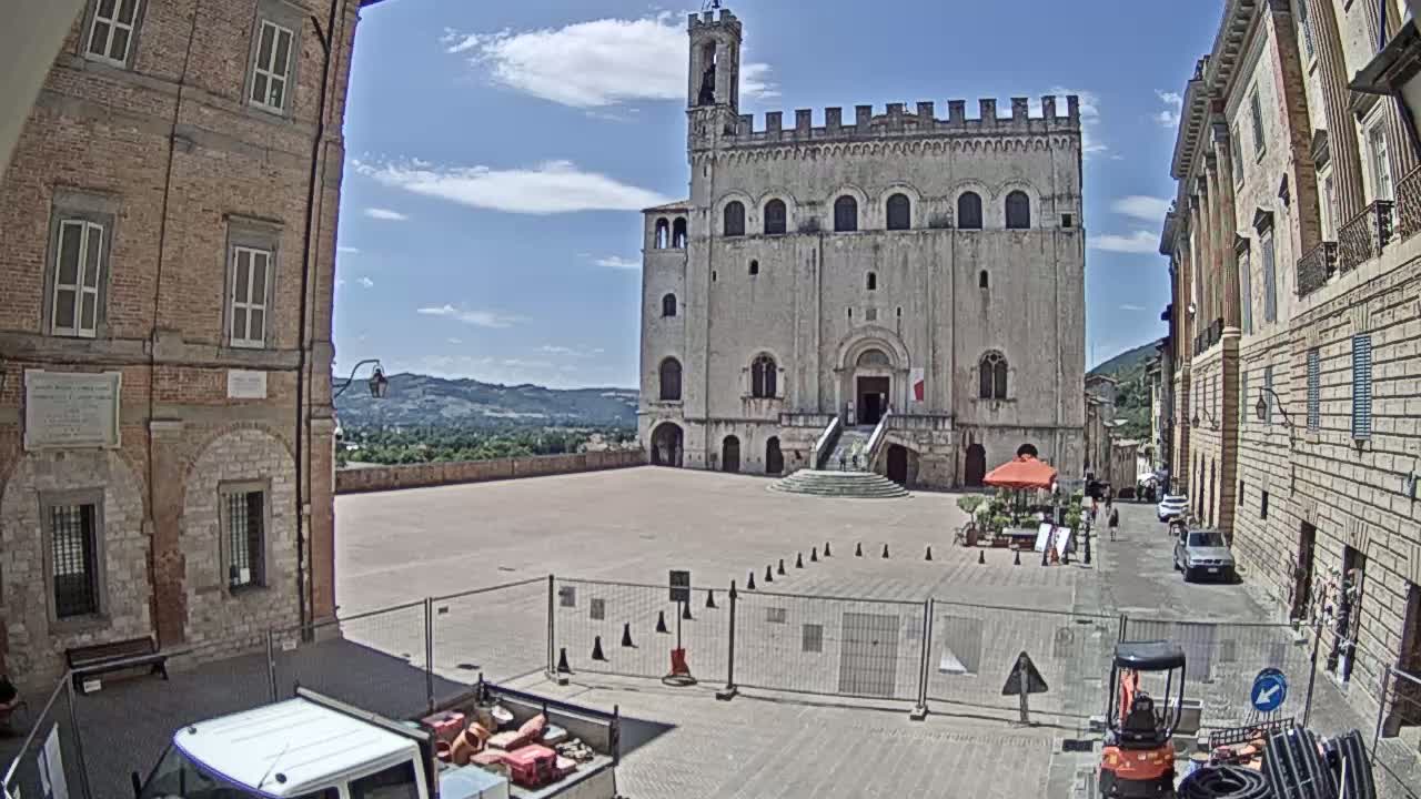 Gubbio Piazza Grande Square Live Cam - Perugia, Urmia, Italy