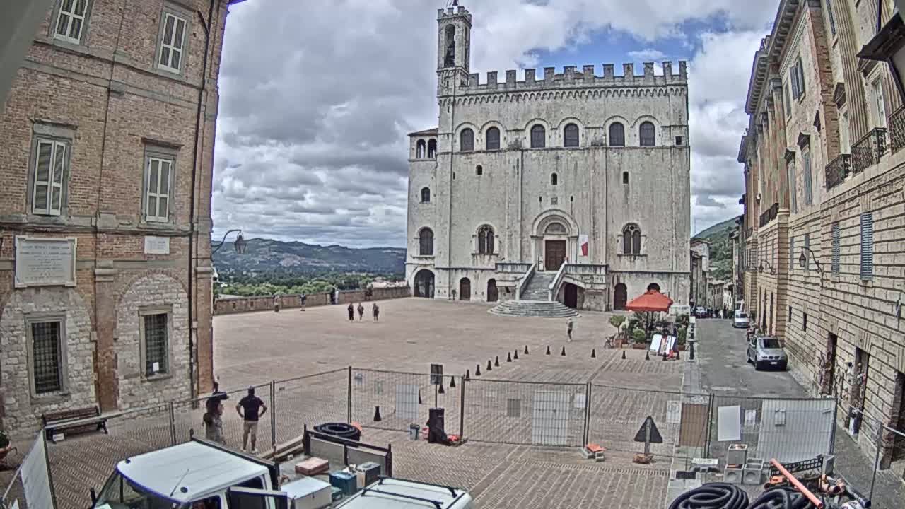 Gubbio Piazza Grande Square Live Cam - Perugia, Urmia, Italy