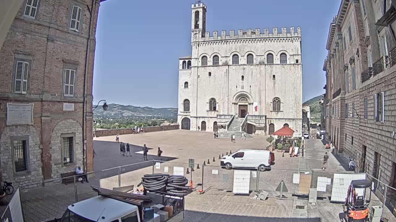 Gubbio Piazza Grande Square Live Cam - Perugia, Urmia, Italy