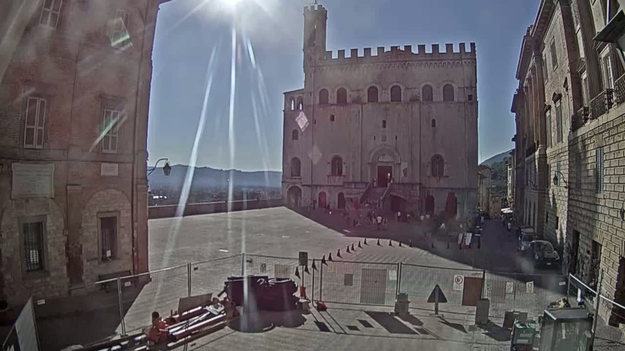Gubbio Piazza Grande Square Live Cam - Perugia, Urmia, Italy