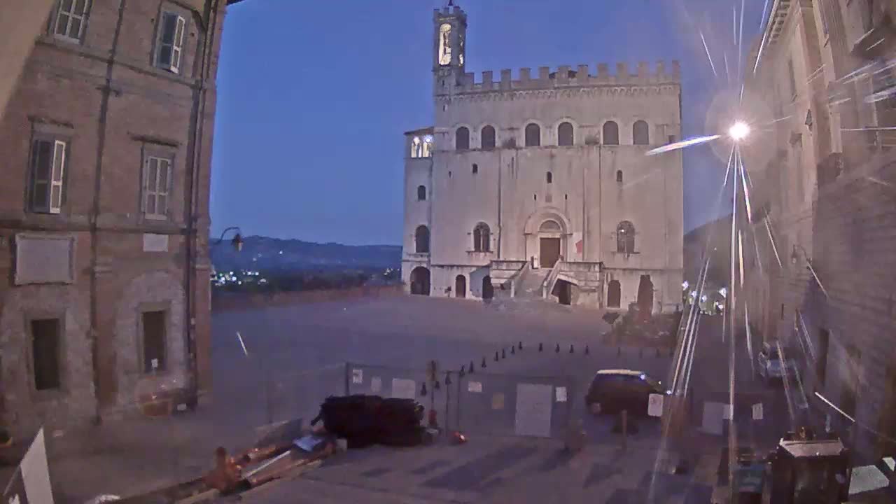 Gubbio Piazza Grande Square Live Cam - Perugia, Urmia, Italy