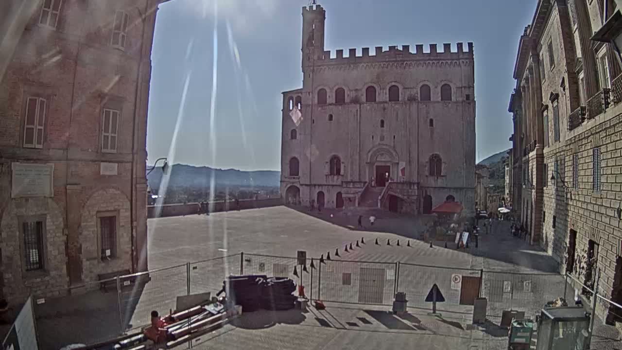 Gubbio Piazza Grande Square Live Cam - Perugia, Urmia, Italy