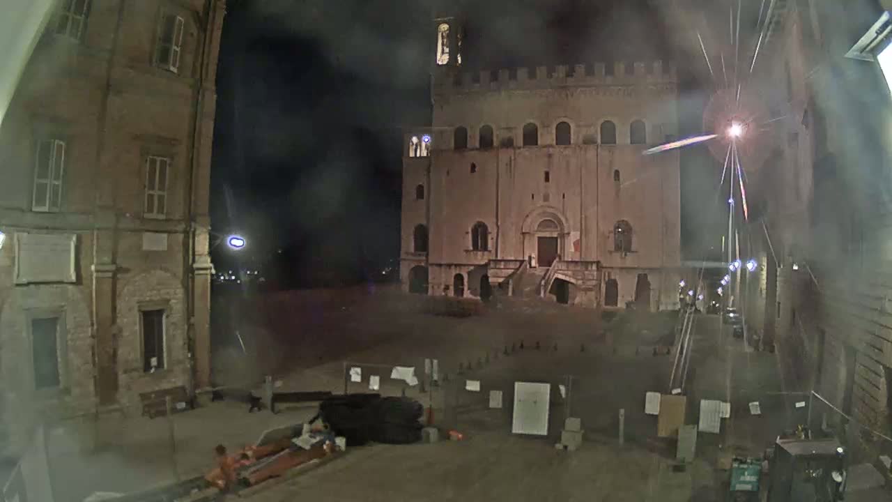Gubbio Piazza Grande Square Live Cam - Perugia, Urmia, Italy