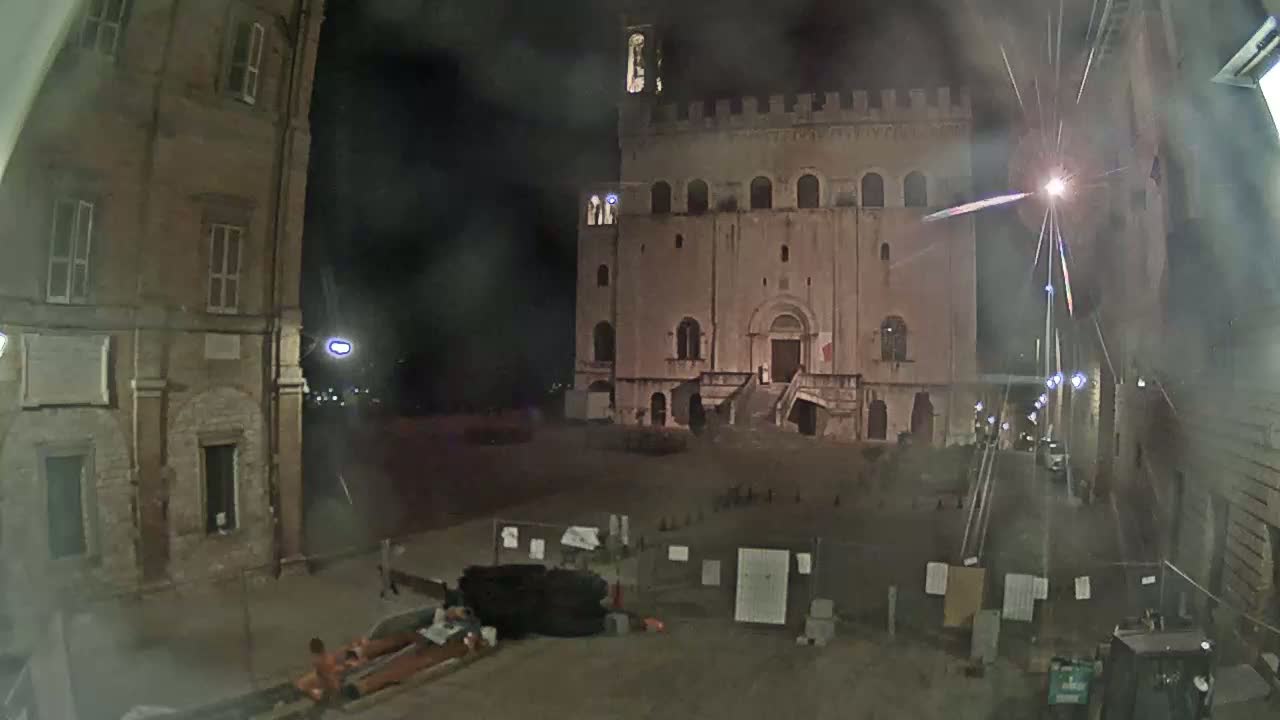 Gubbio Piazza Grande Square Live Cam - Perugia, Urmia, Italy