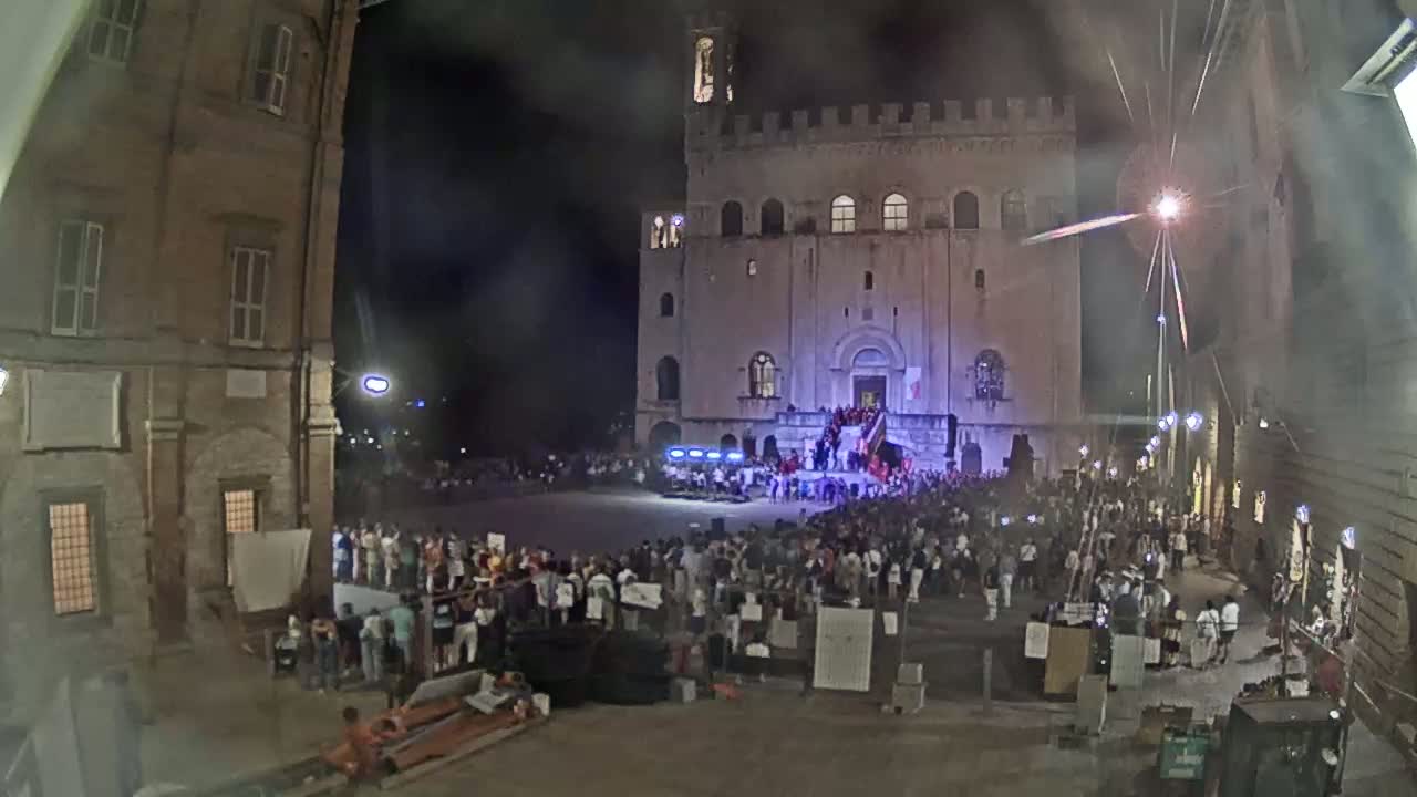 Gubbio Piazza Grande Square Live Cam - Perugia, Urmia, Italy