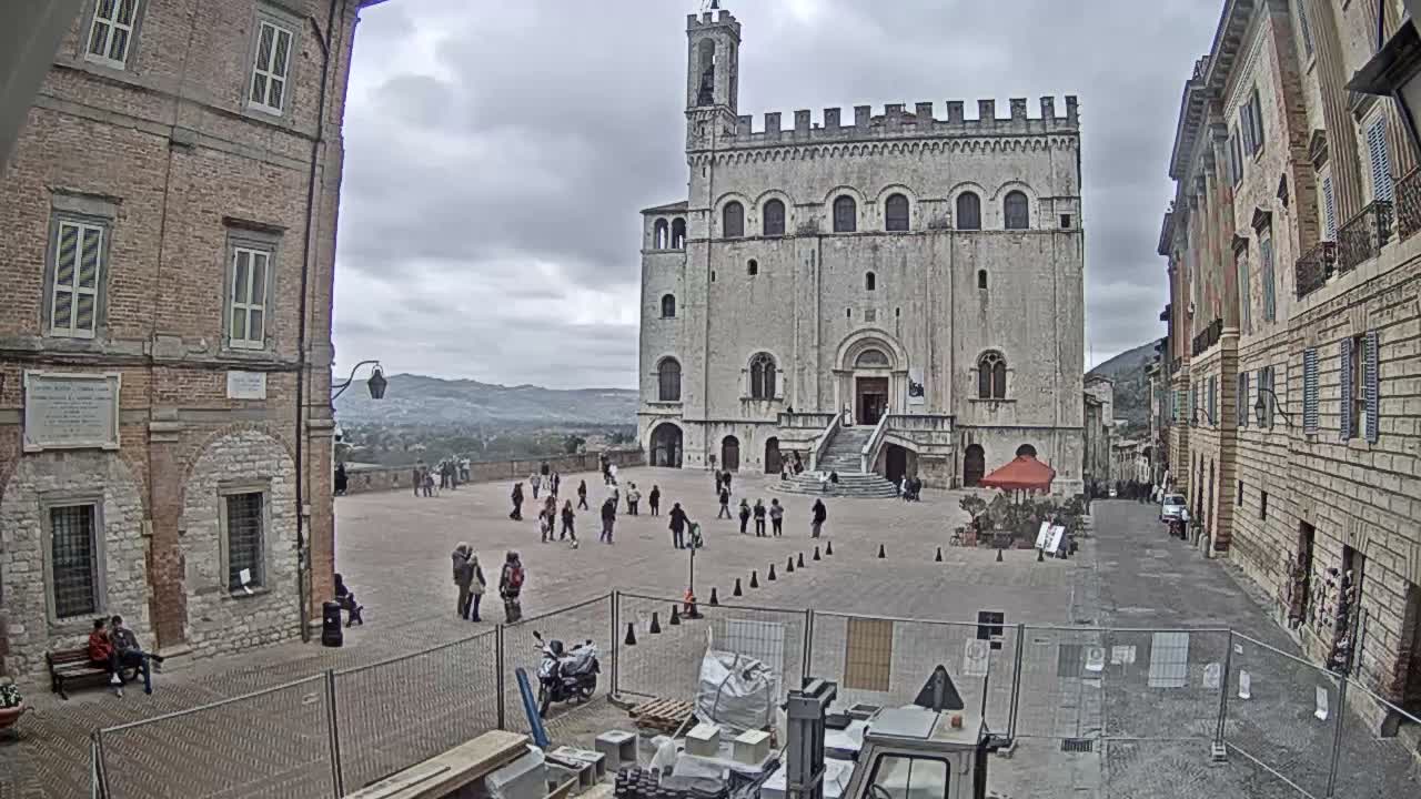 Gubbio Piazza Grande Square Live Cam - Perugia, Urmia, Italy
