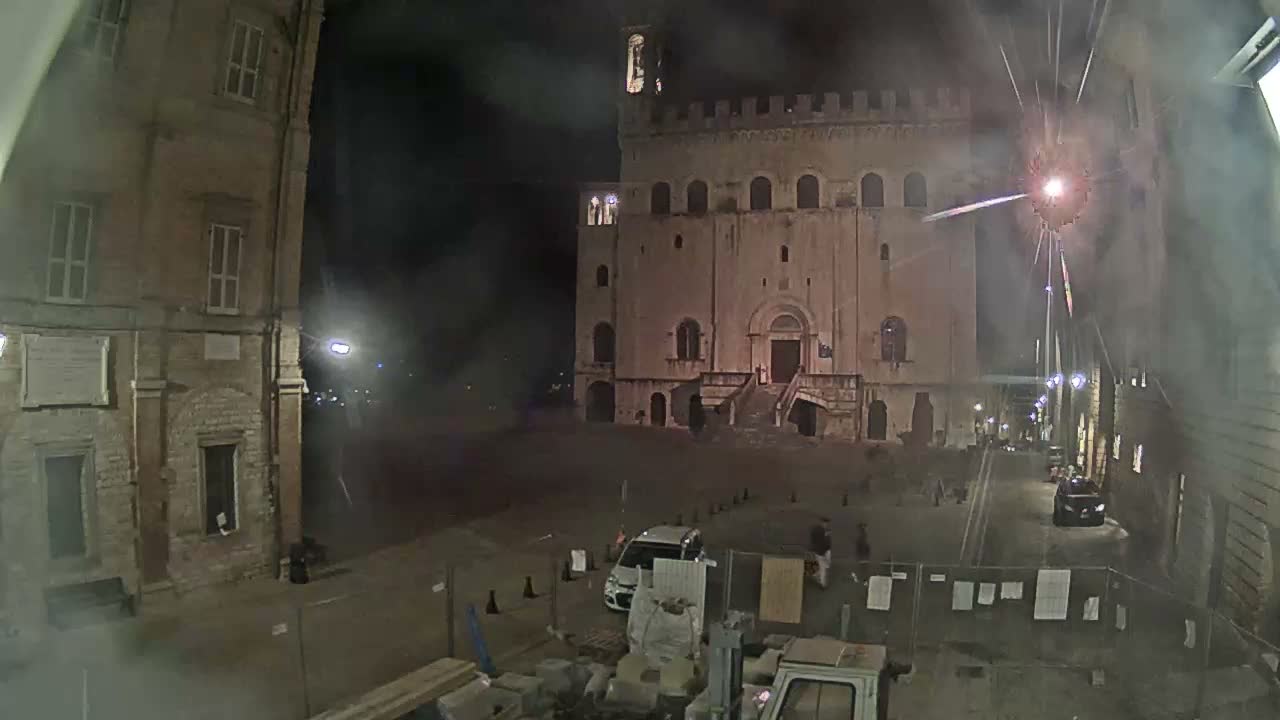 Gubbio Piazza Grande Square Live Cam - Perugia, Urmia, Italy