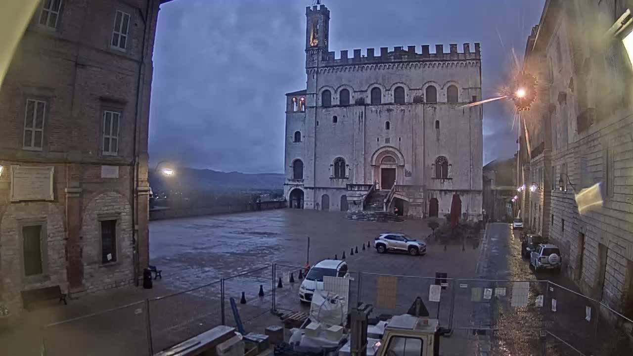Gubbio Piazza Grande Square Live Cam - Perugia, Urmia, Italy