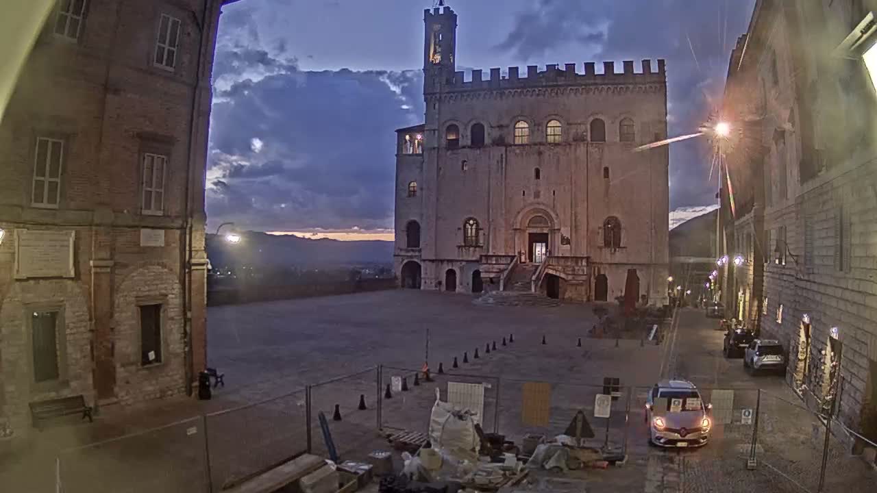 Gubbio Piazza Grande Square Live Cam - Perugia, Urmia, Italy