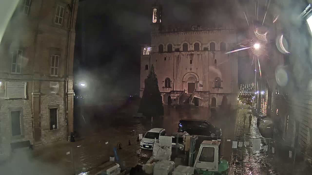 Gubbio Piazza Grande Square Live Cam - Perugia, Urmia, Italy