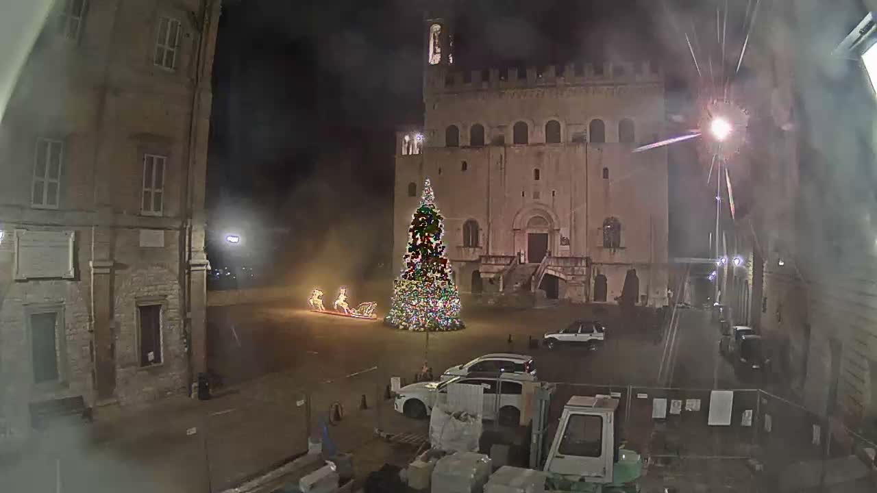 Gubbio Piazza Grande Square Live Cam - Perugia, Urmia, Italy