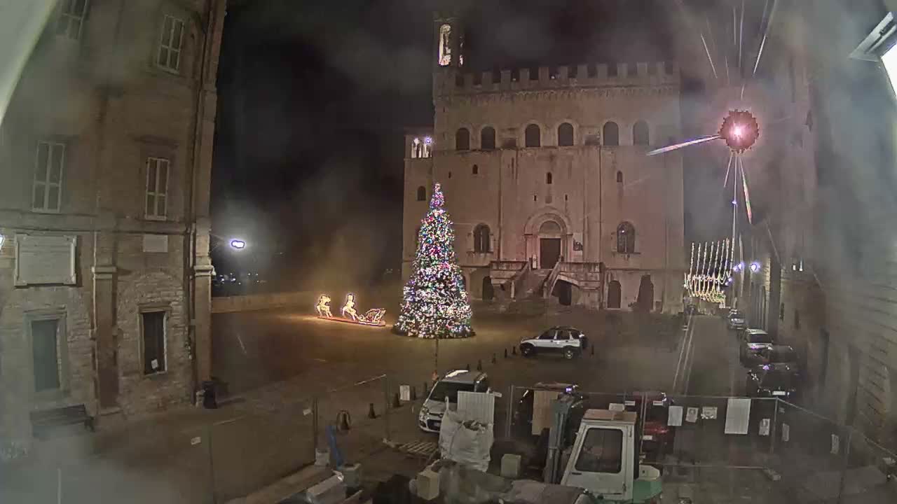 Gubbio Piazza Grande Square Live Cam - Perugia, Urmia, Italy