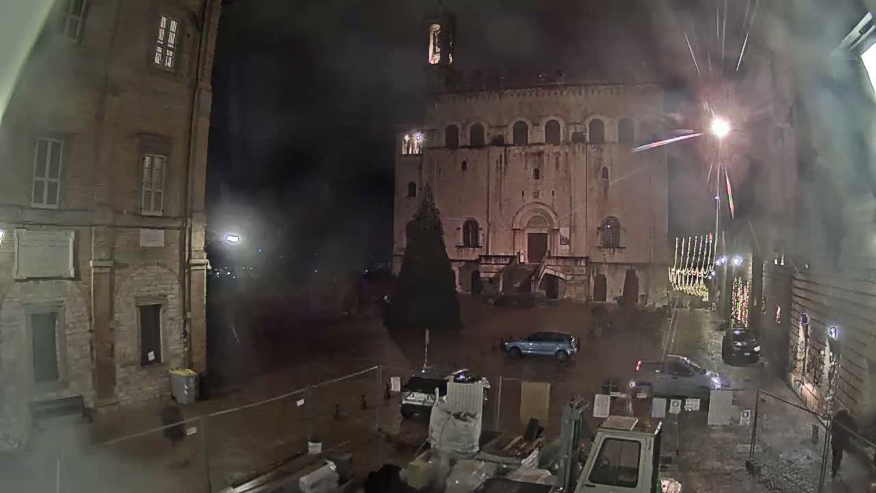 Gubbio Piazza Grande Square Live Cam - Perugia, Urmia, Italy