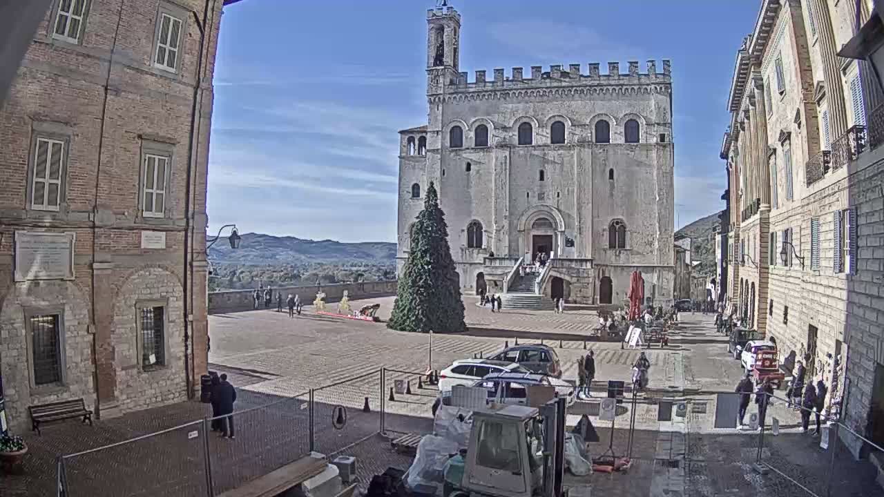 Gubbio Piazza Grande Square Live Cam - Perugia, Urmia, Italy