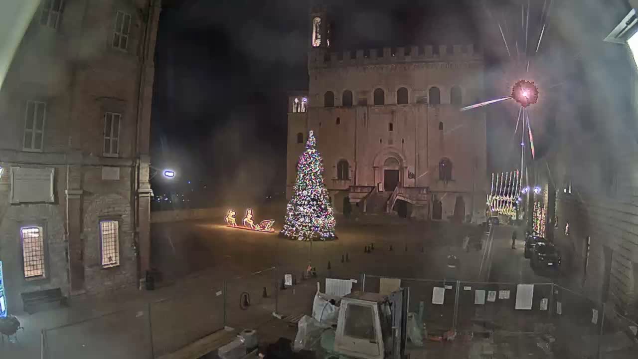 Gubbio Piazza Grande Square Live Cam - Perugia, Urmia, Italy