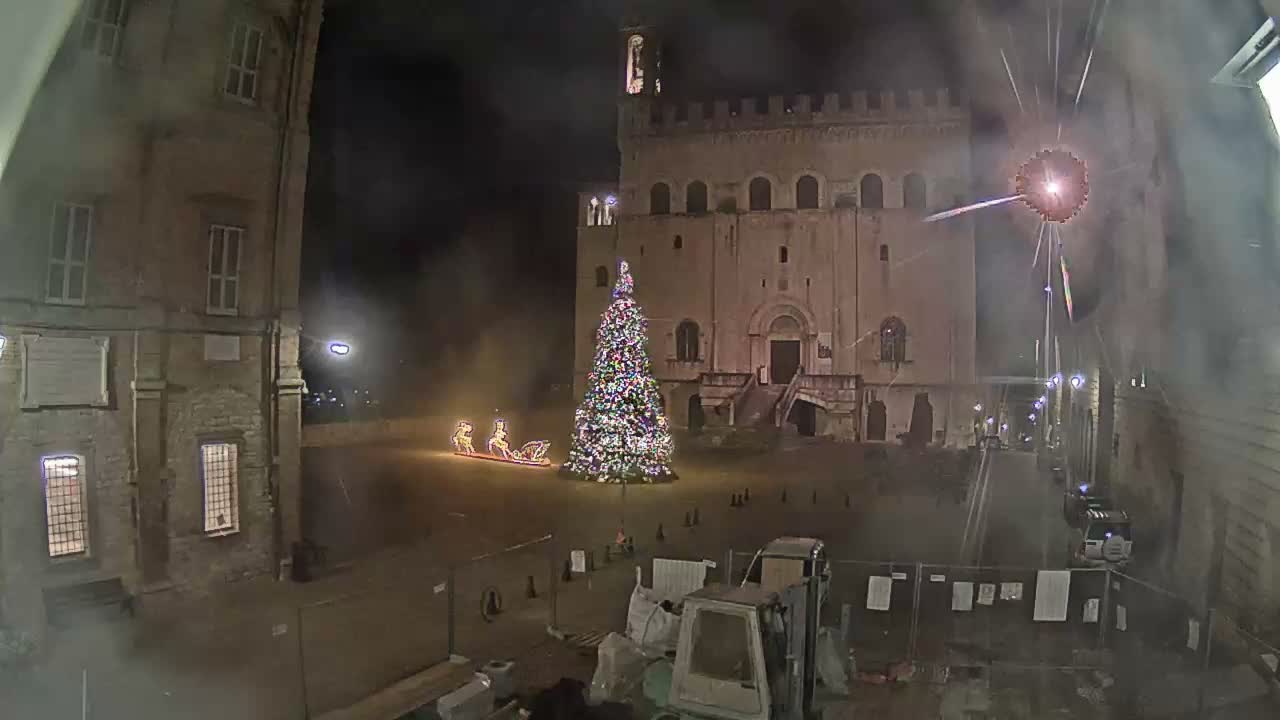 Gubbio Piazza Grande Square Live Cam - Perugia, Urmia, Italy