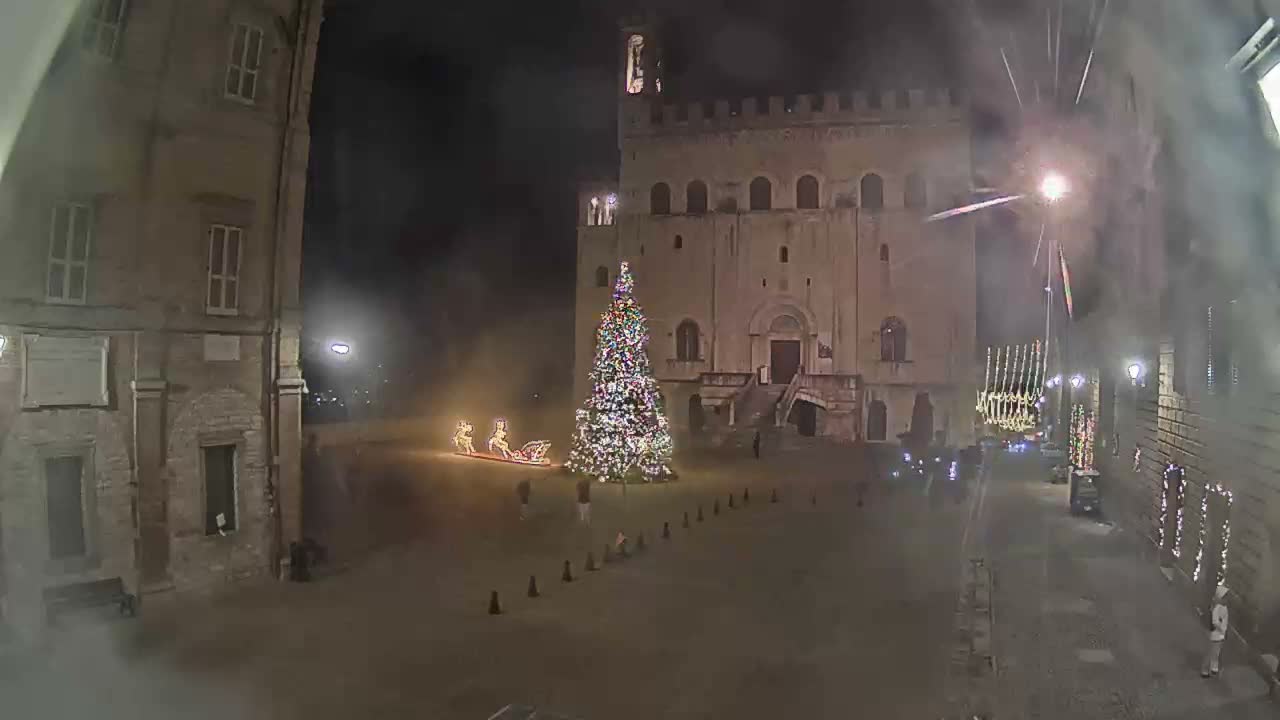 Gubbio Piazza Grande Square Live Cam - Perugia, Urmia, Italy
