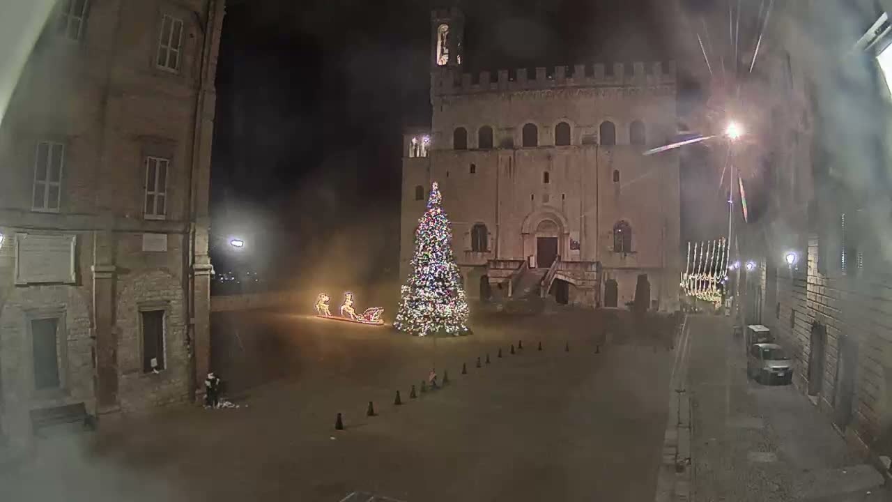 Gubbio Piazza Grande Square Live Cam - Perugia, Urmia, Italy