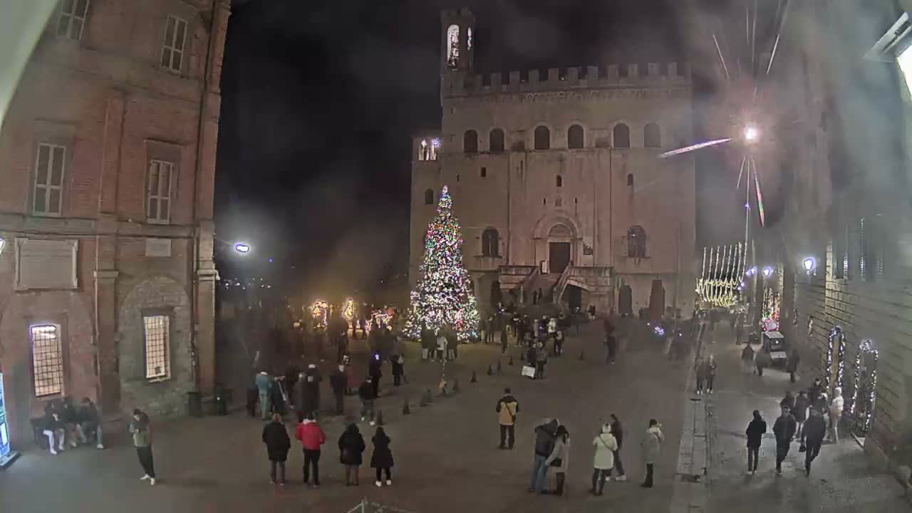 Gubbio Piazza Grande Square Live Cam - Perugia, Urmia, Italy