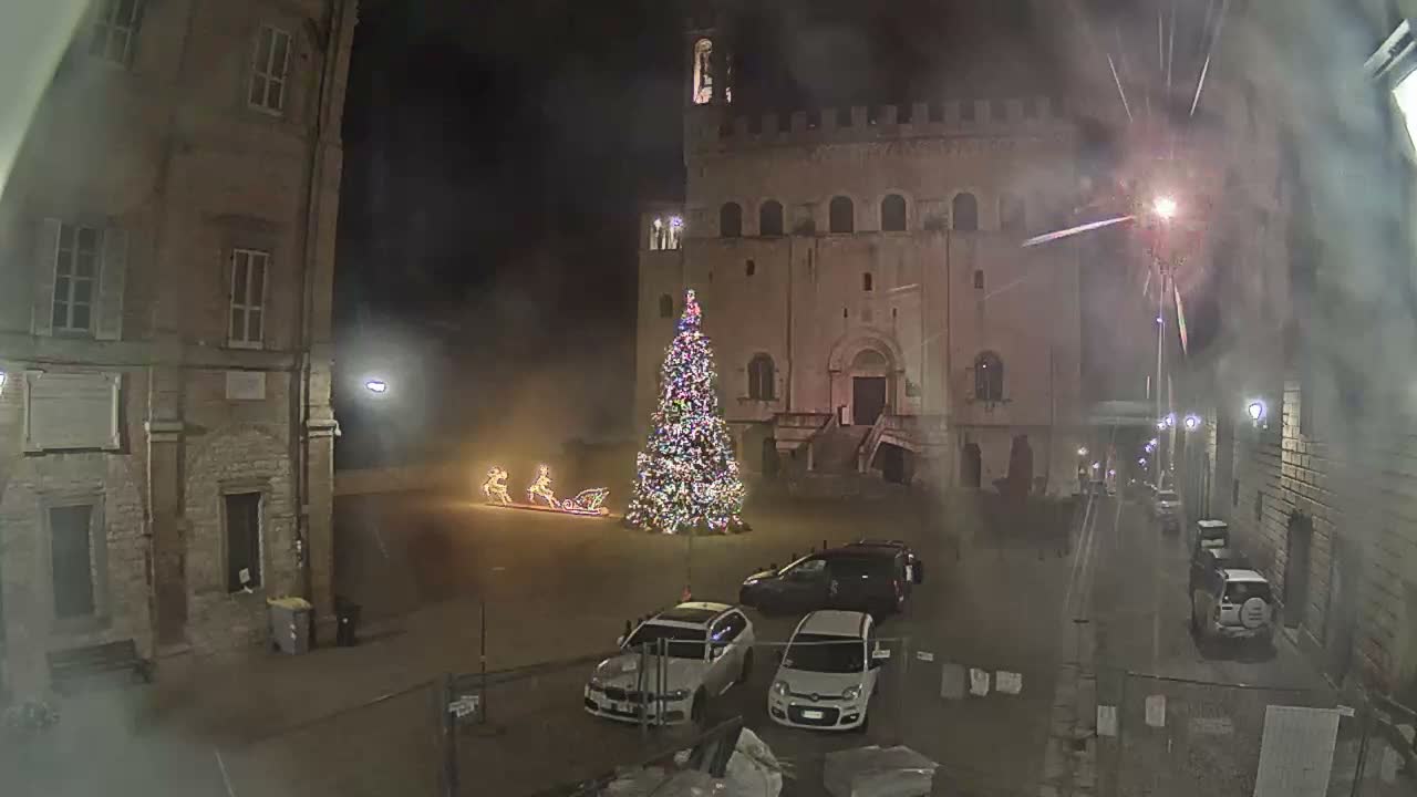 Gubbio Piazza Grande Square Live Cam - Perugia, Urmia, Italy