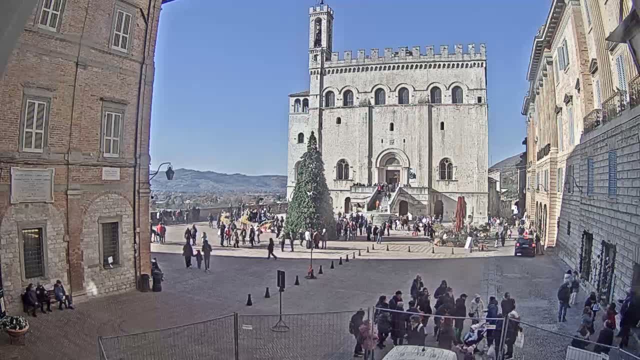 Gubbio Piazza Grande Square Live Cam - Perugia, Urmia, Italy