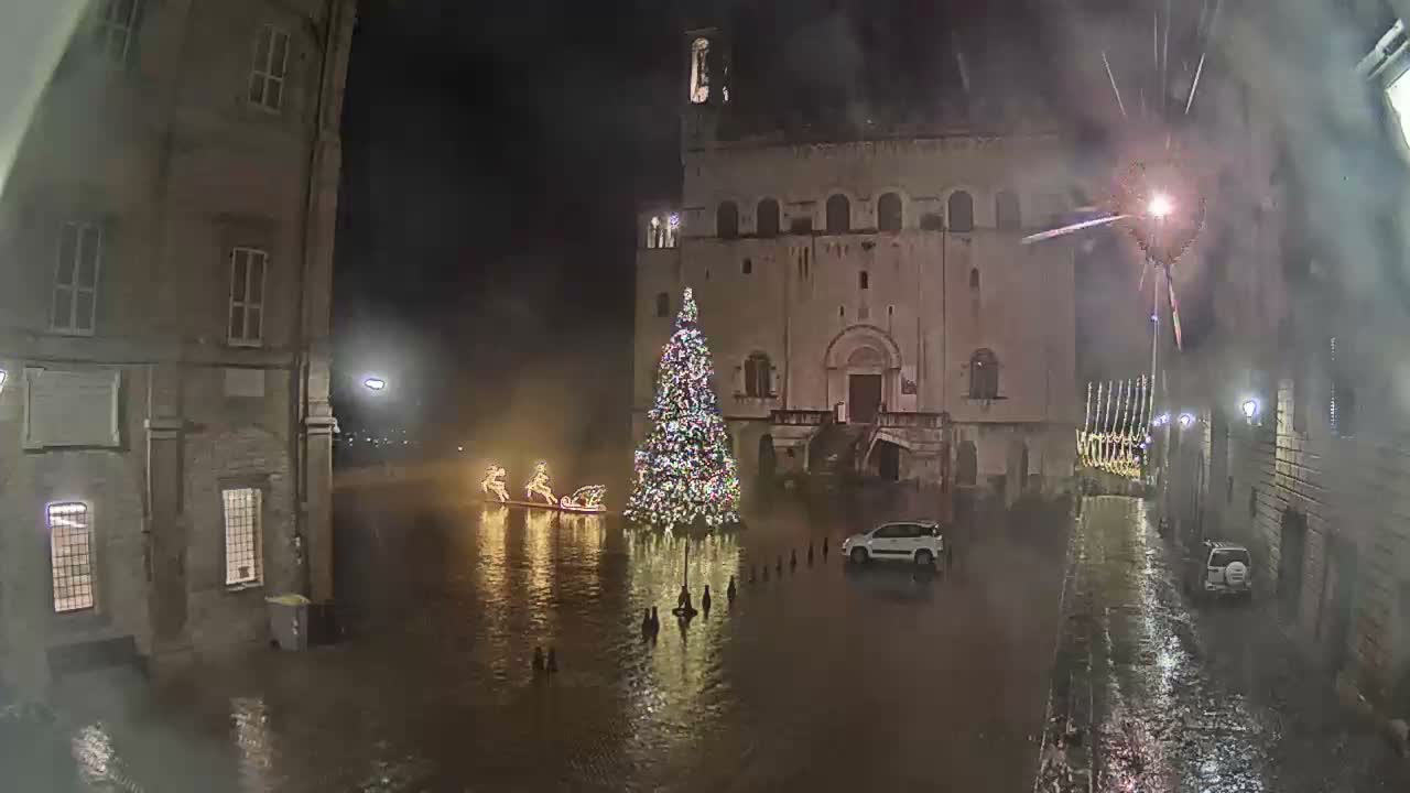 Gubbio Piazza Grande Square Live Cam - Perugia, Urmia, Italy