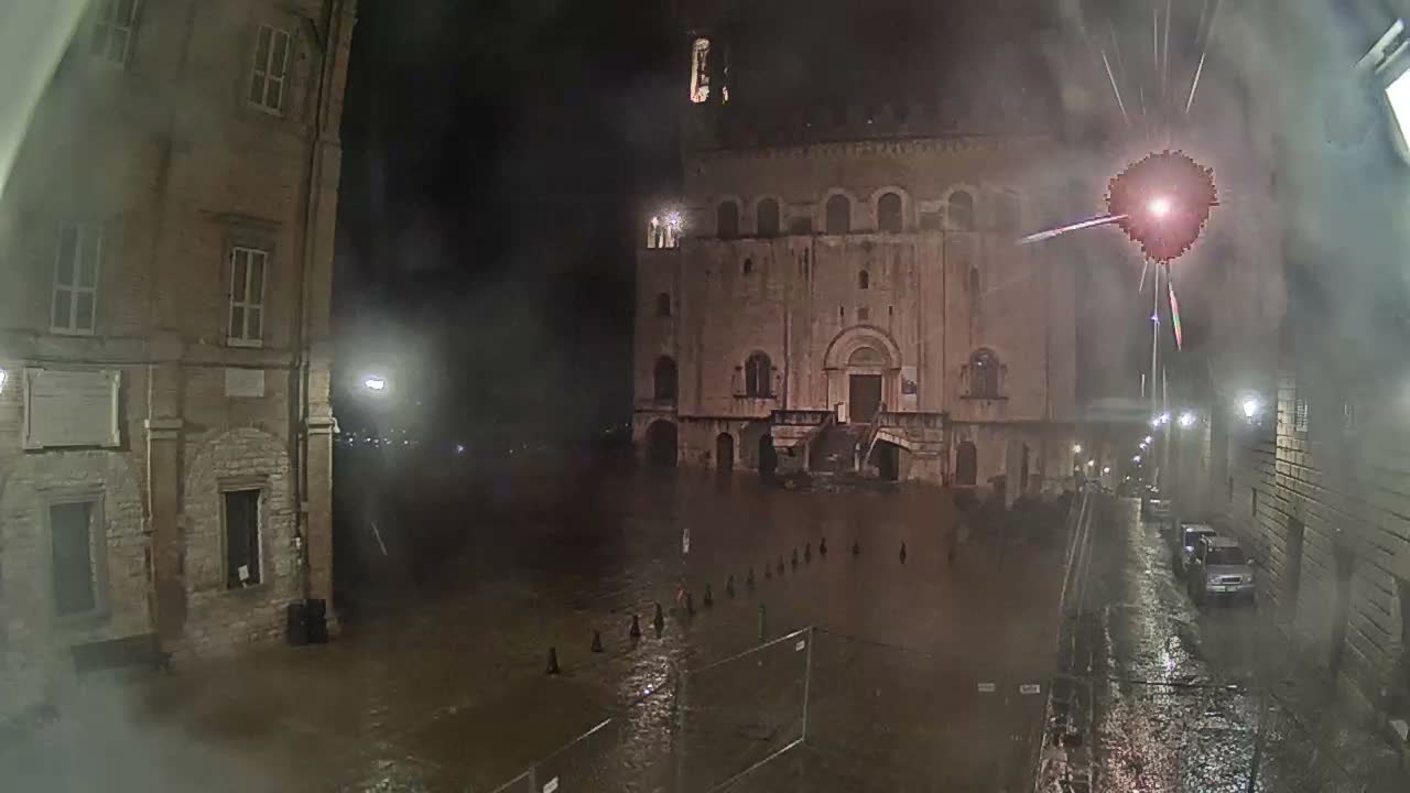 Gubbio Piazza Grande Square Live Cam - Perugia, Urmia, Italy