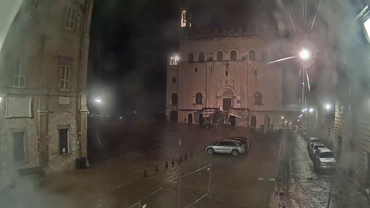 Gubbio Piazza Grande Square Live Cam - Perugia, Urmia, Italy