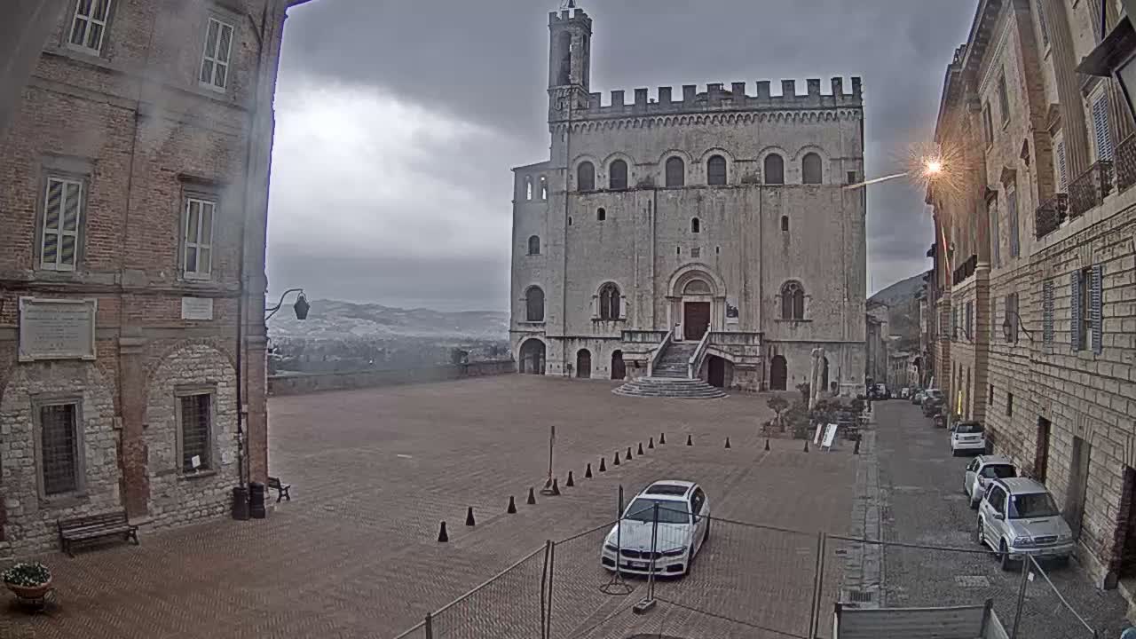 Gubbio Piazza Grande Square Live Cam - Perugia, Urmia, Italy