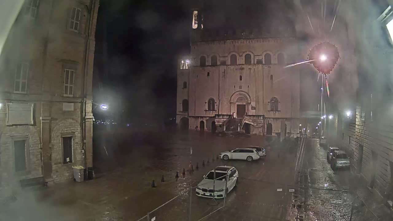 Gubbio Piazza Grande Square Live Cam - Perugia, Urmia, Italy